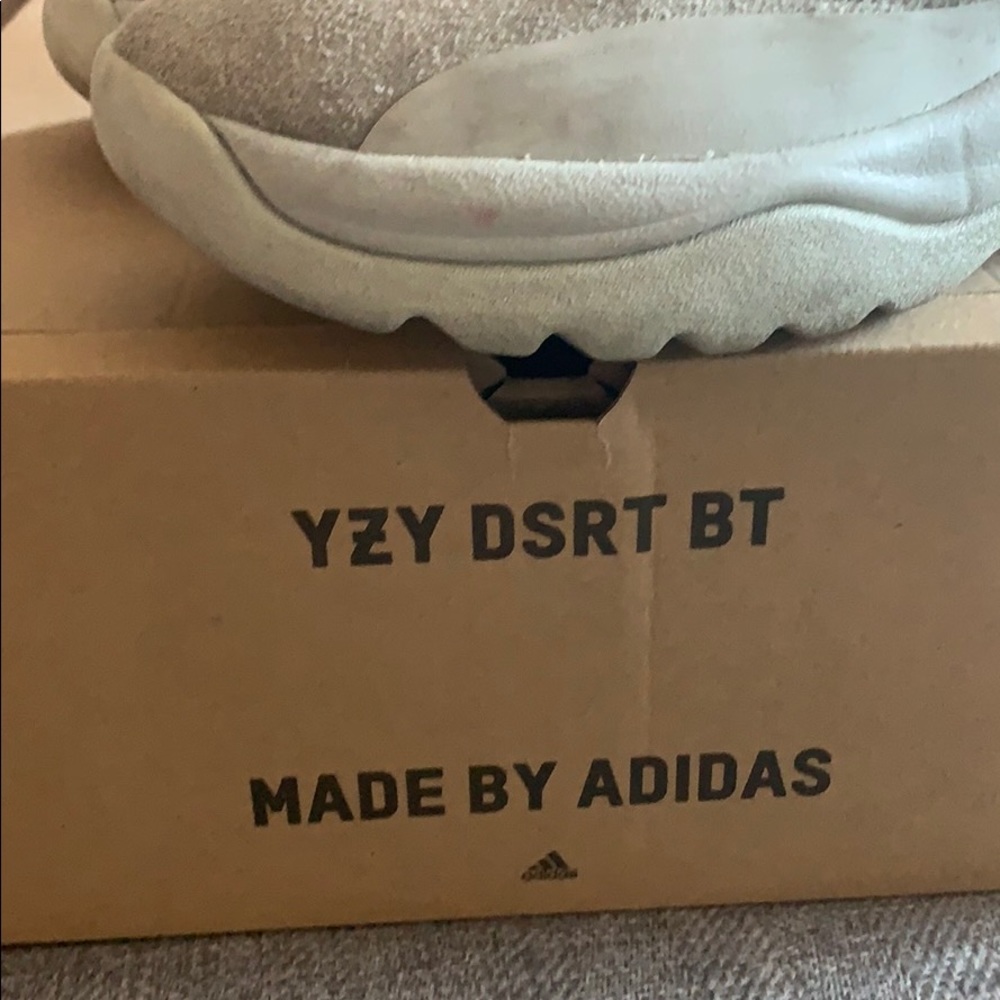Used yeezy boot - Picture 2 of 4
